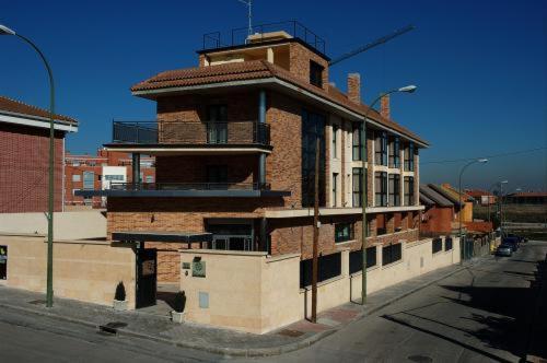 Hostal Los Coronales Madrid Bagian luar foto